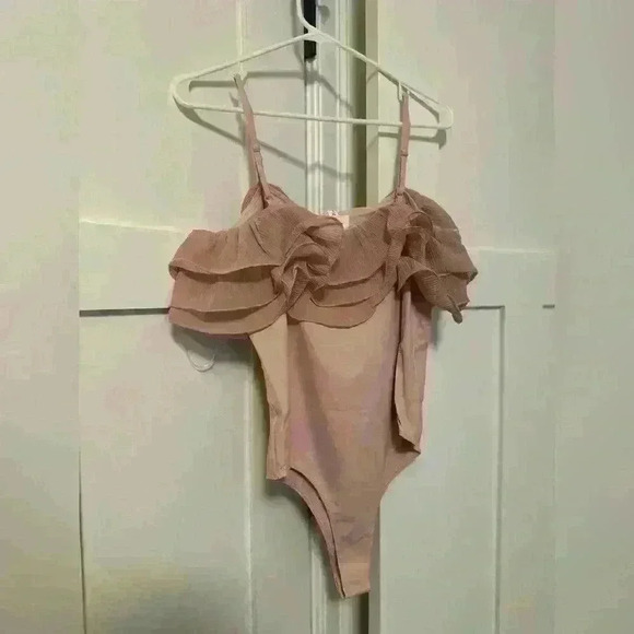 NWT Heyson PInk Lace Bodysuit - Picture 3 of 6